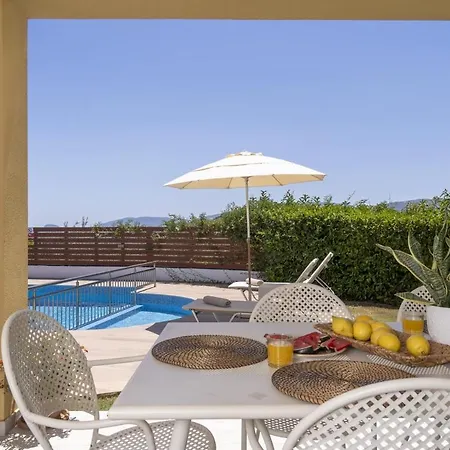 Yiannis By Select Villa