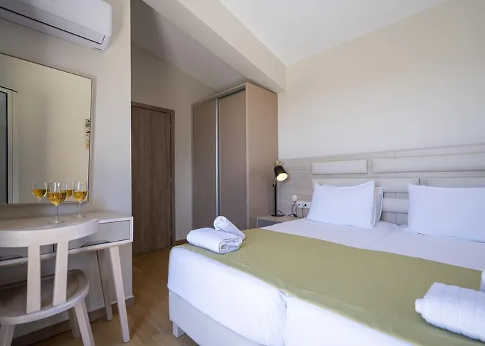 Yiannis By Select Villa